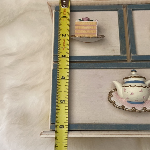 Absolutely cute shabby chic drawer storage - Picture 9 of 9